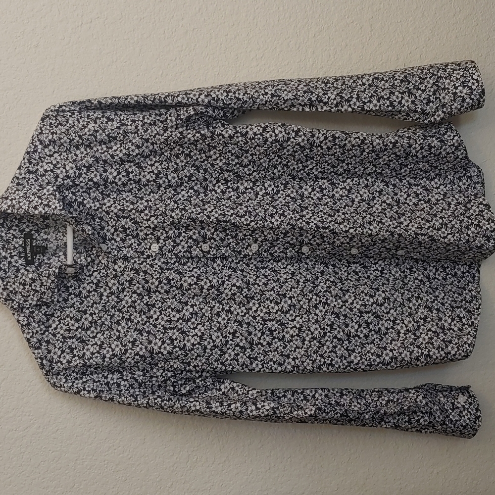 Express 14-14 1/2 slim blue/white floral long sleeved casual dress shirt.